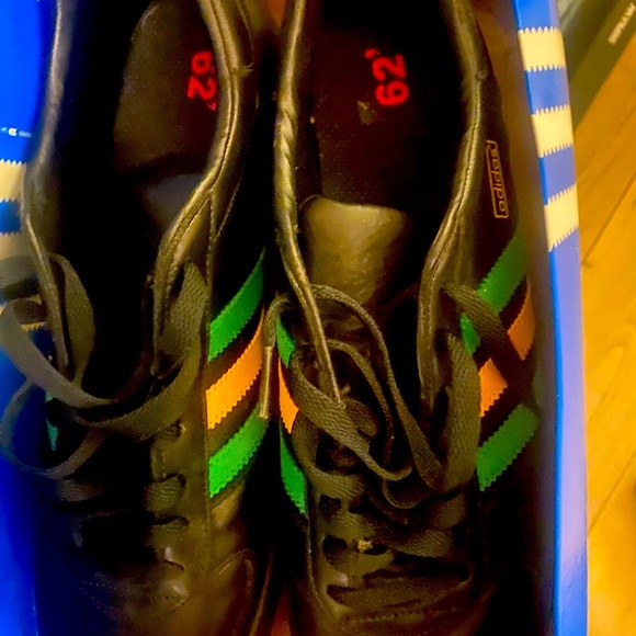 Gently Worn-NEVER “walked”on-worn twice by quadriplegic who loved his adidas! - Picture 3 of 4